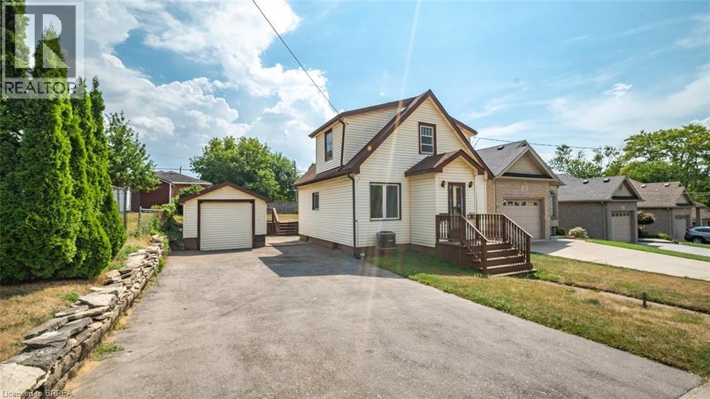 383 Marlborough St, Brantford, ON N3S 4V3