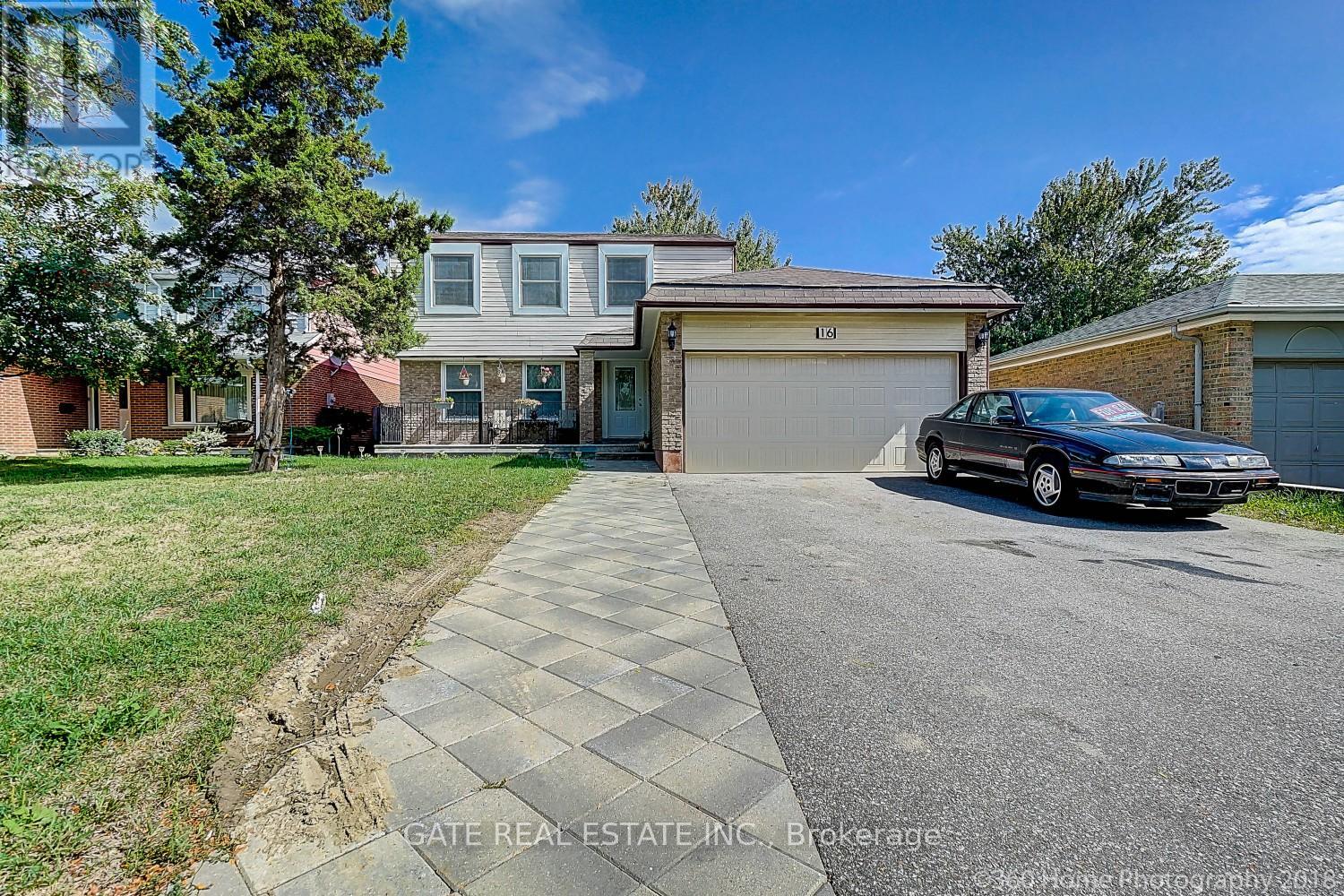 16 Massey St, Brampton, ON L6S 2W1