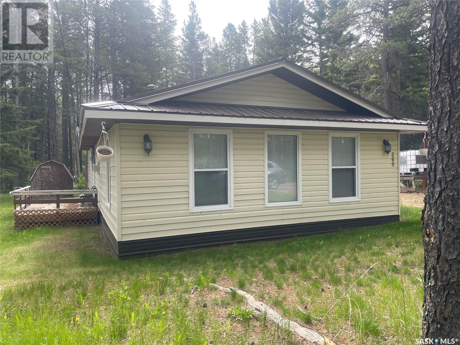 360 Ben Hope St, Maple Creek, SK S0N 1N0