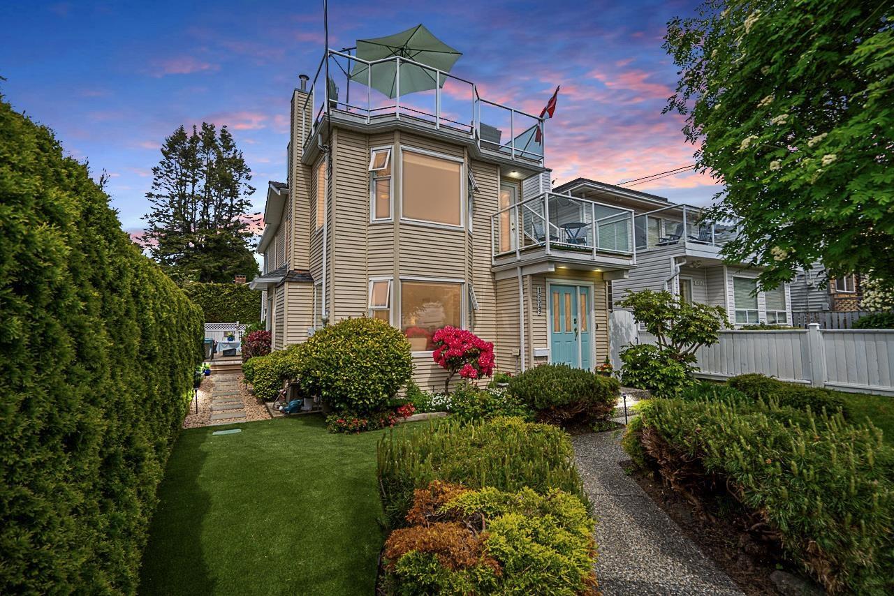 15549 Victoria Ave, White Rock, BC V4B 1H8
