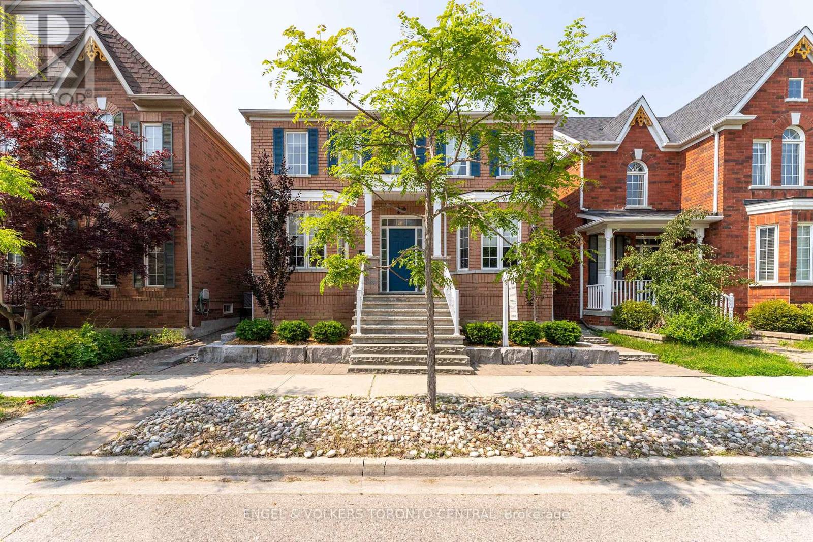 22 Donald Sim Ave, Markham, ON L6B 1B6