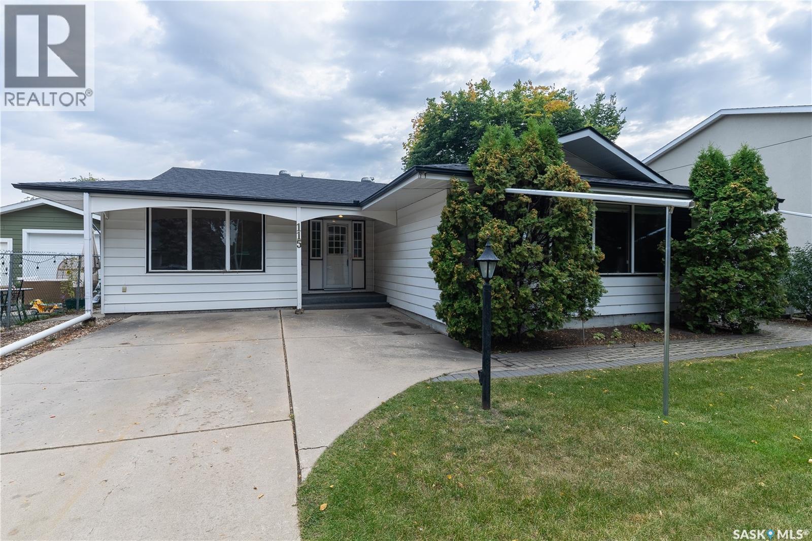 115 Salisbury Dr, Saskatoon, SK S7H 4B7
