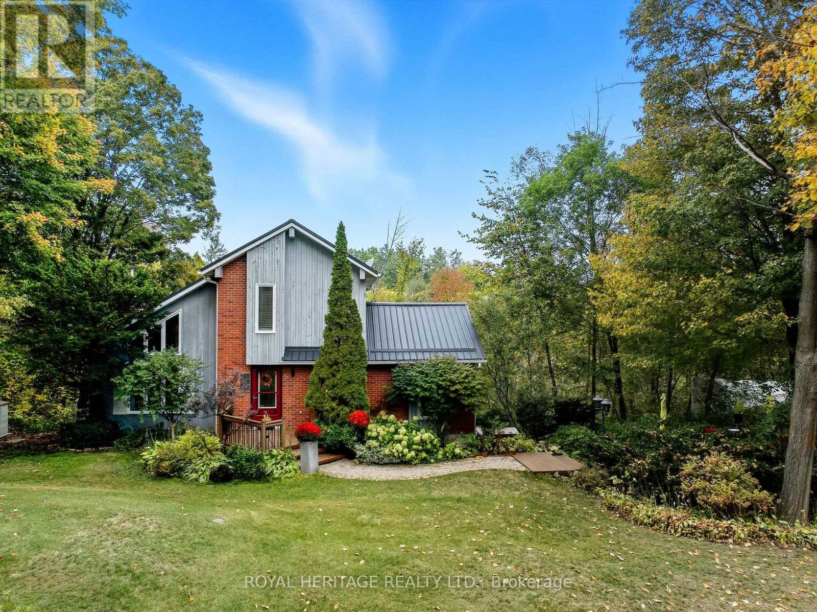 768 Whites Rd, Brighton, ON K0K 1H0