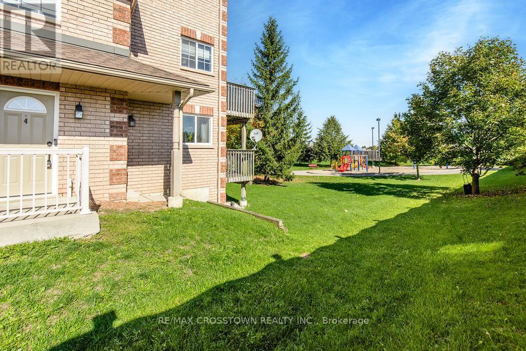 4 87 Goodwin Dr, Barrie, ON L4N 6K4