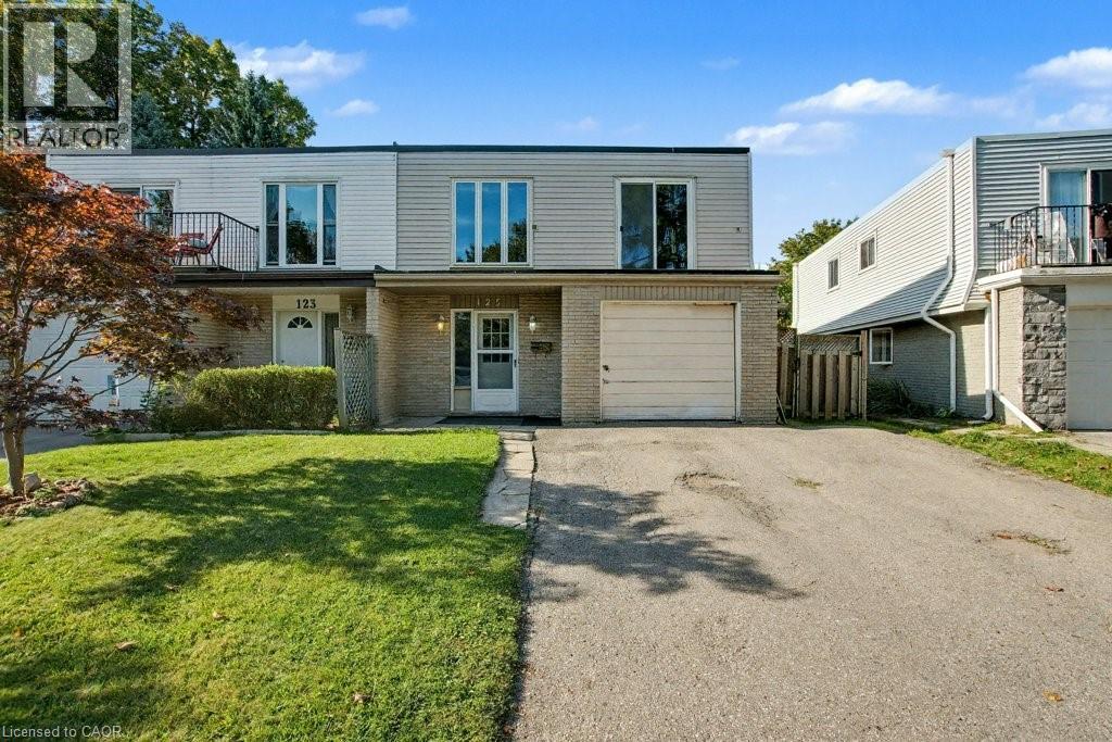 125 Ingleside Dr, Kitchener, ON N2M 2G9