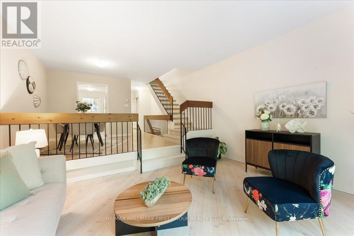 56 275 Manse Rd, Toronto, ON M1E 4X8