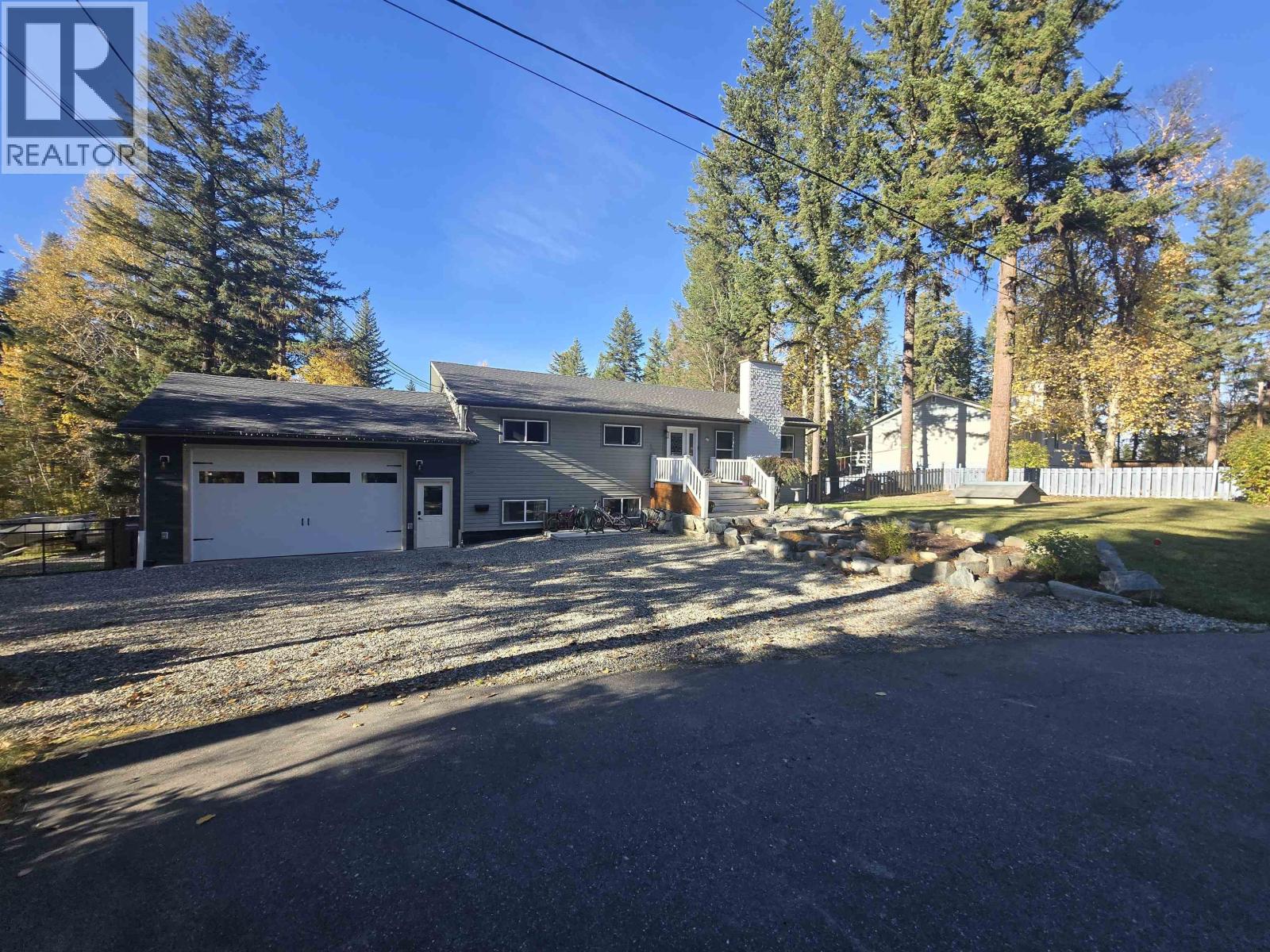 1361 Oak Ave, Quesnel, BC V2J 5L4