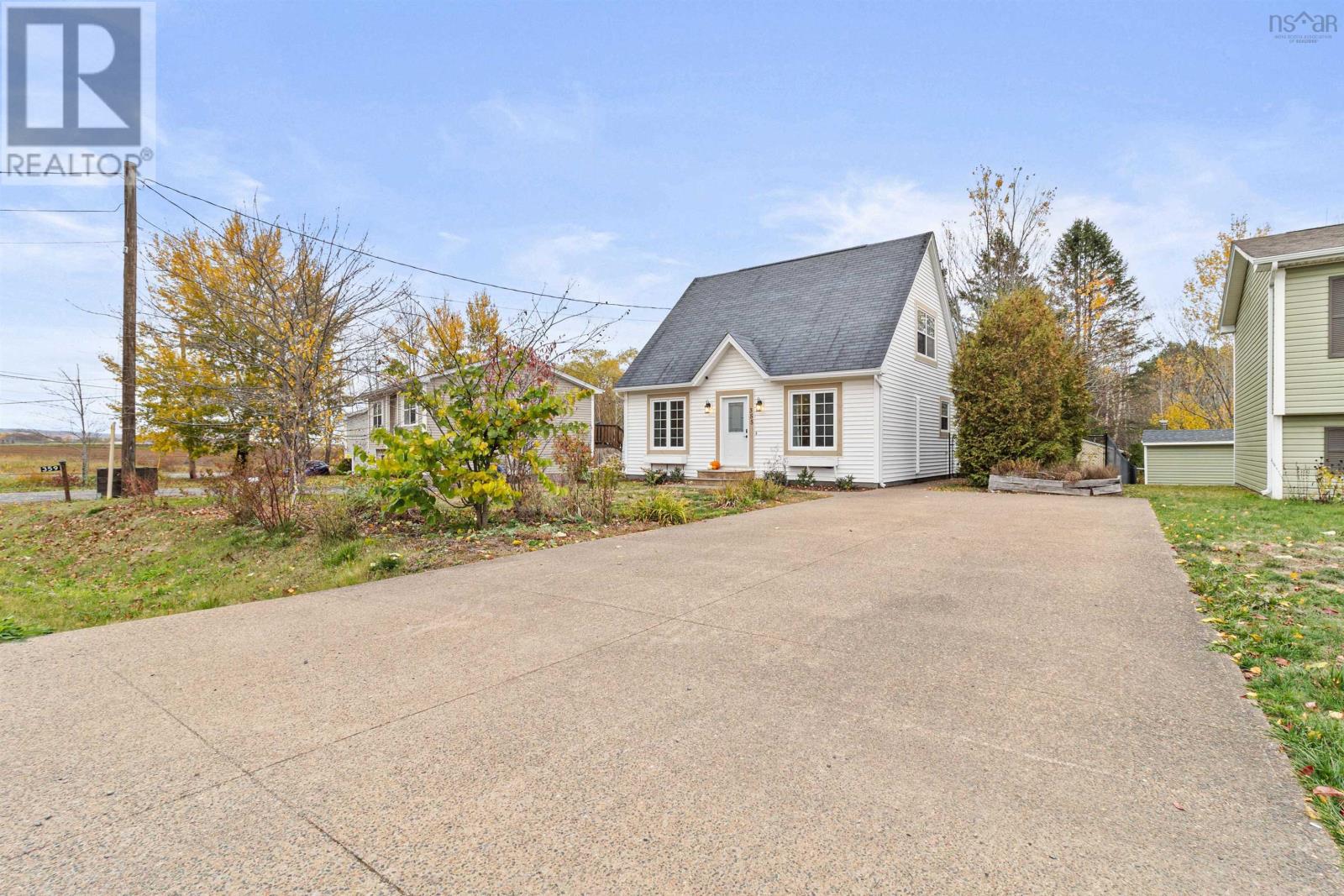 355 Nichols Ave, North Kentville, NS B4N 3V7