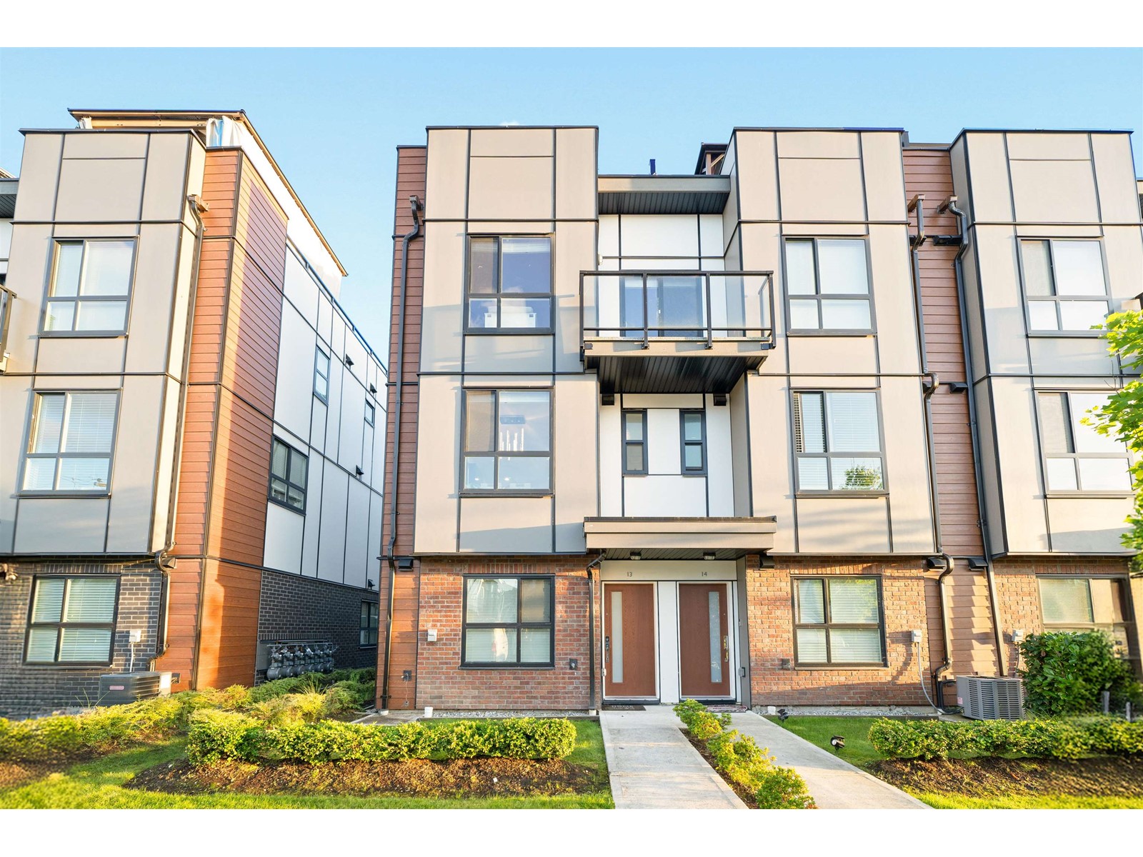 19760 55 Avenue Unit 13, Langley, BC V3A 3W9