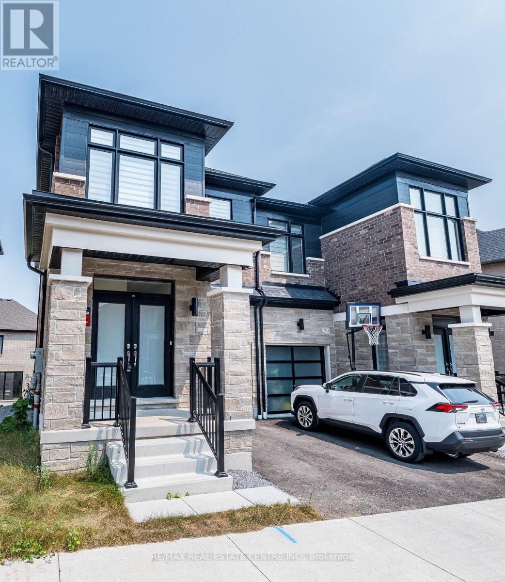 2921 Nakina St, Pickering, ON L1X 0P8