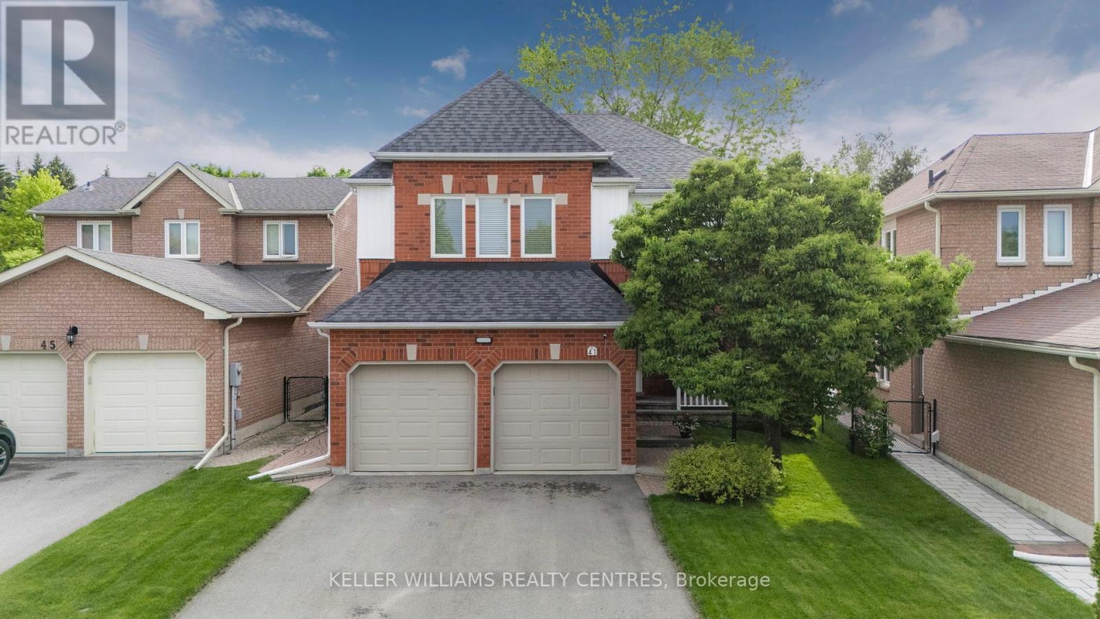 41 Bonny Meadows Dr, Aurora, ON L4G 6M9