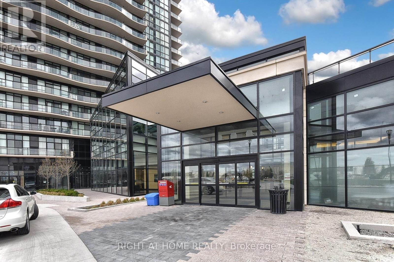 7 Willis Rd #312 Rd, Vaughan, ON L4L 2S3