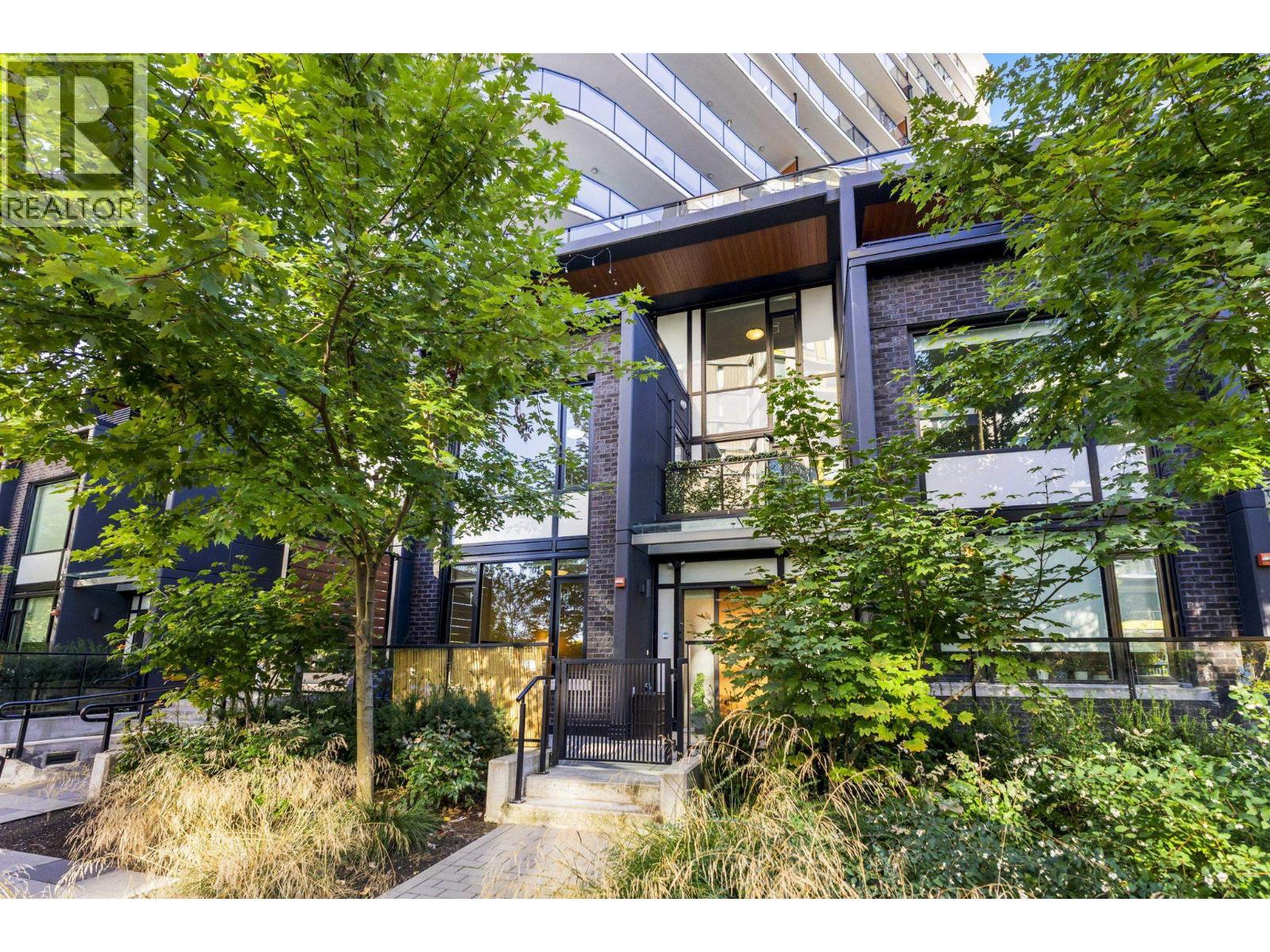 8761 University Crescent Unit 111, Burnaby, BC V5A 0G3