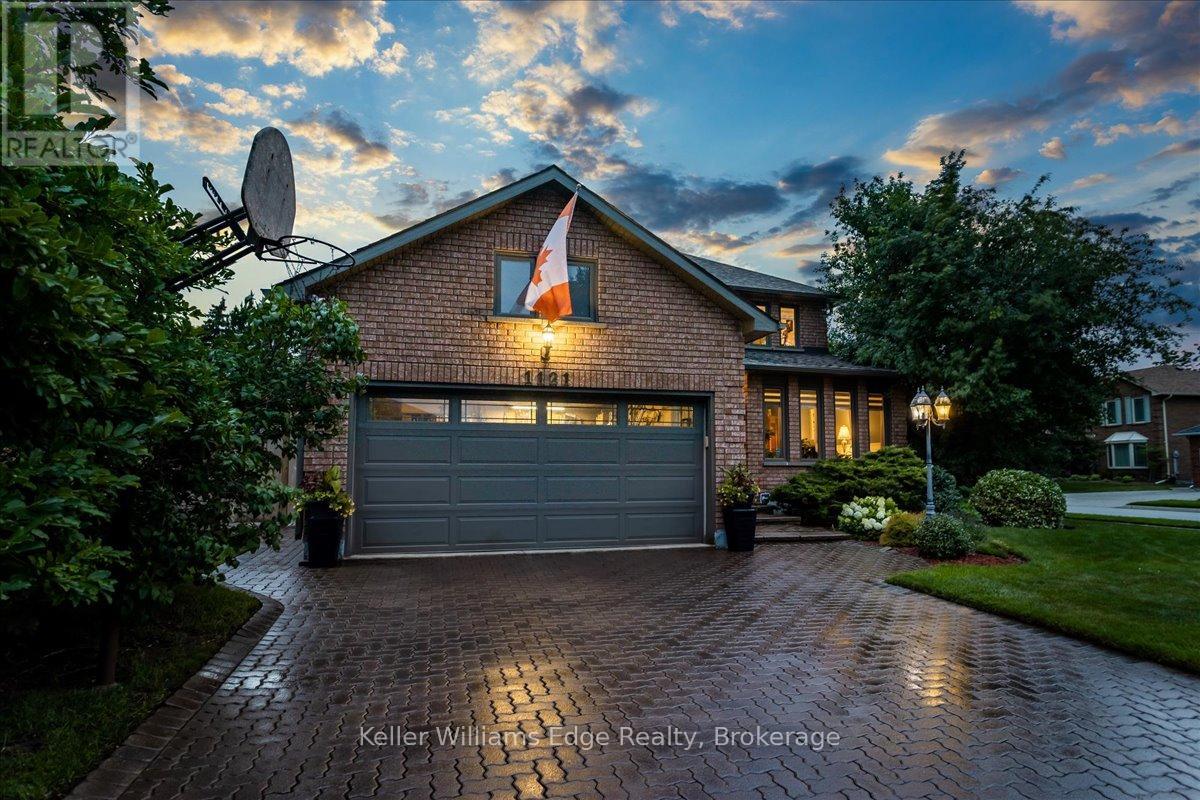 1121 Manor Rd, Oakville, ON L6M 1G3