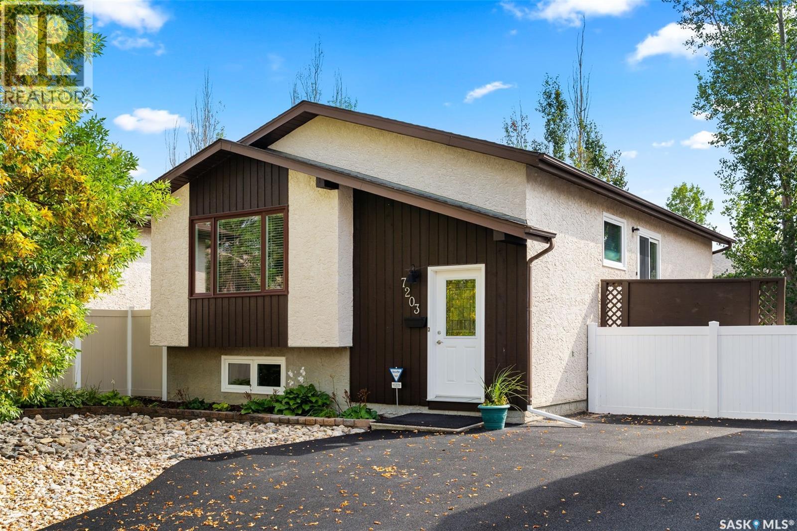 7203 Whelan Dr, Regina, SK S4X 3W8