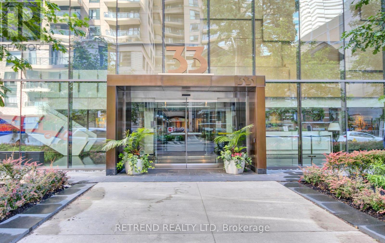 1010 33 Charles St E, Toronto, ON M4Y 0A2