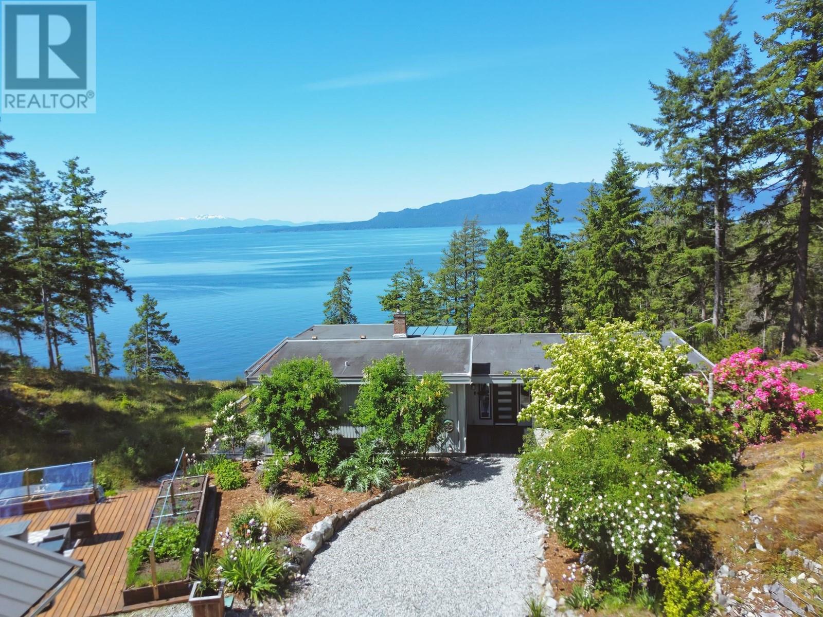 10991- 10993 Sunshine Coast Hwy, Halfmoon Bay, BC V7Z 1B8