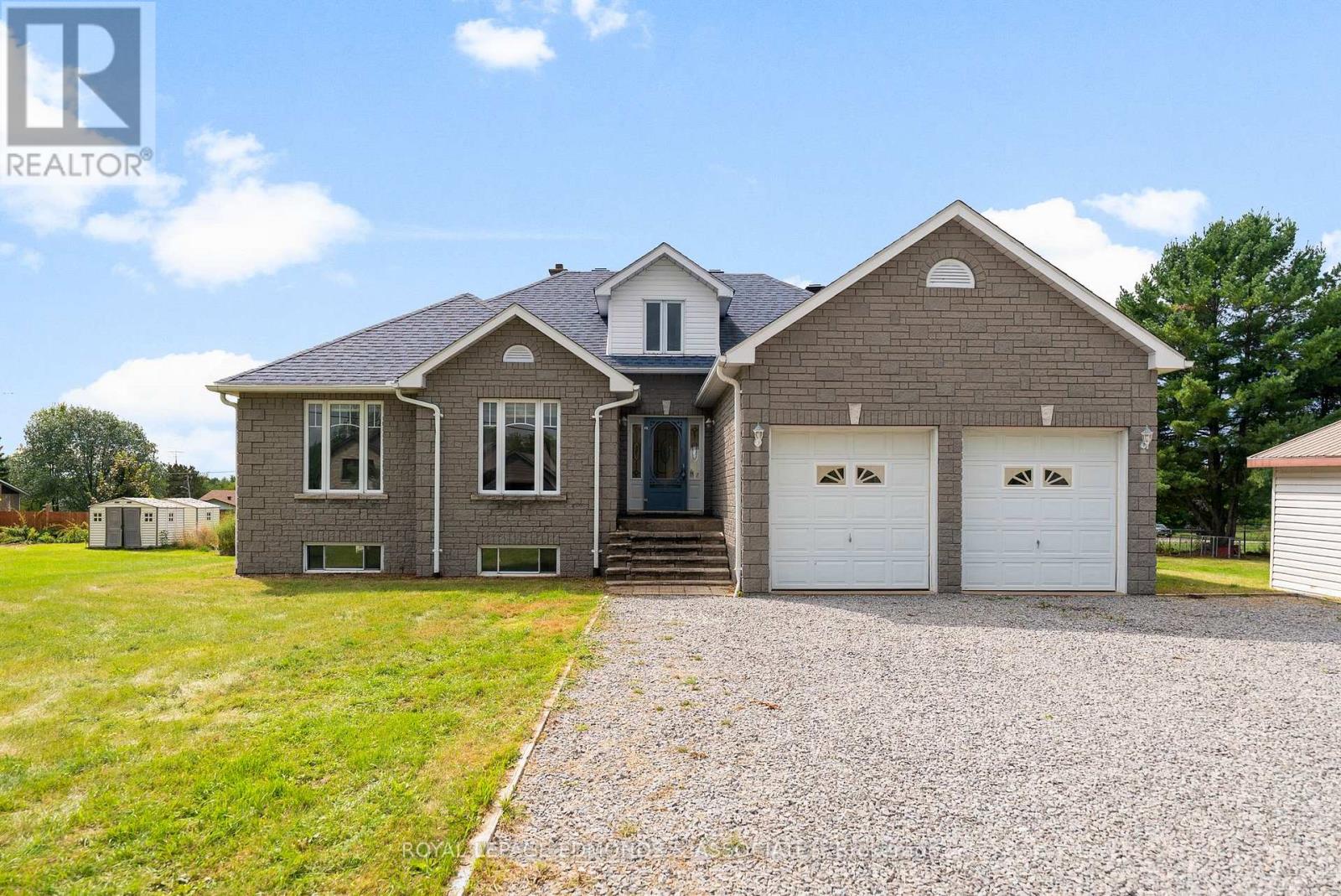 37 Rapid Rd, Whitewater Region, ON K0J 2L0