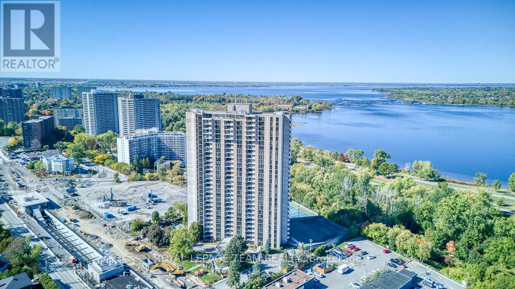 2201 1025 Richmond Rd, Ottawa, ON K2B 8G8