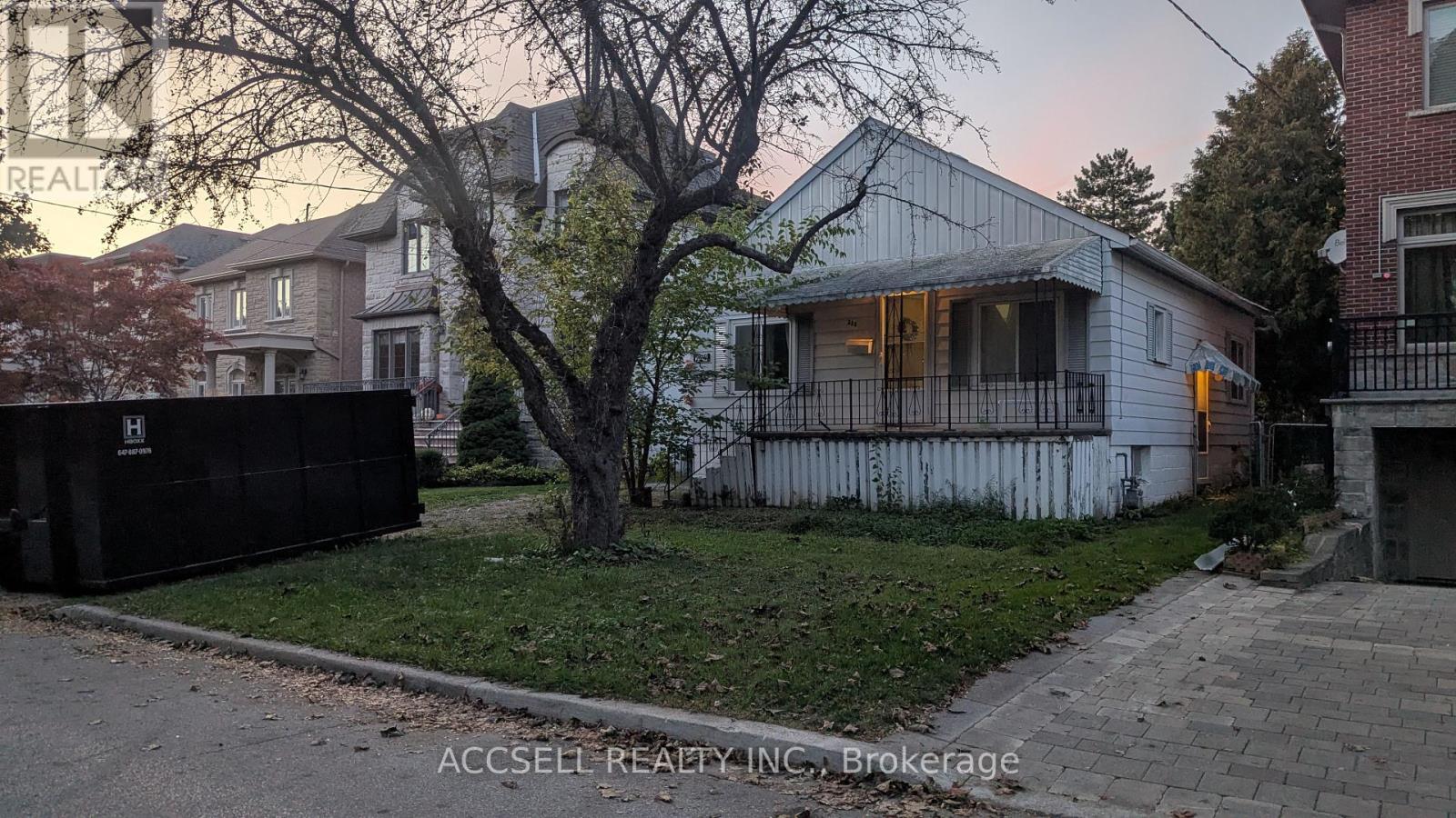228 Byng Ave, Toronto, ON M2N 4L1
