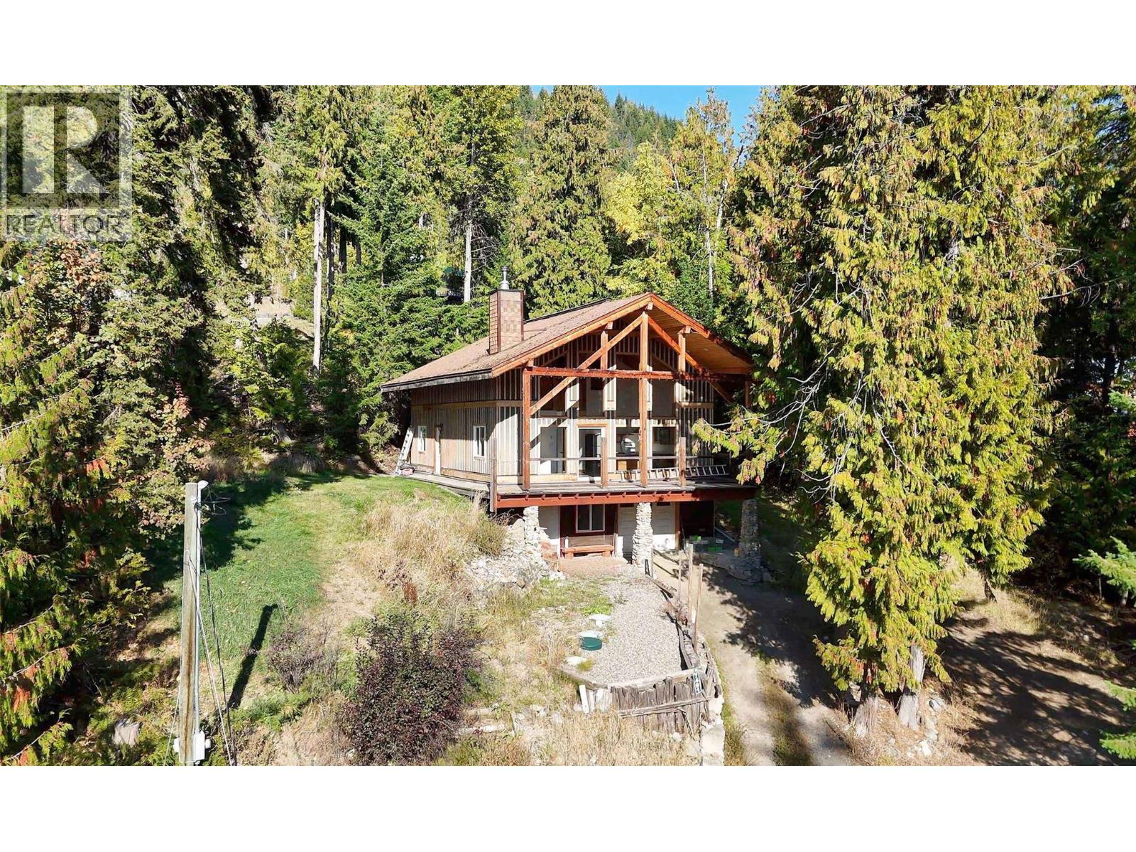 7487 7491 Crowfoot Drive Lot Apt 105 106, Anglemont, BC V0E 1M8