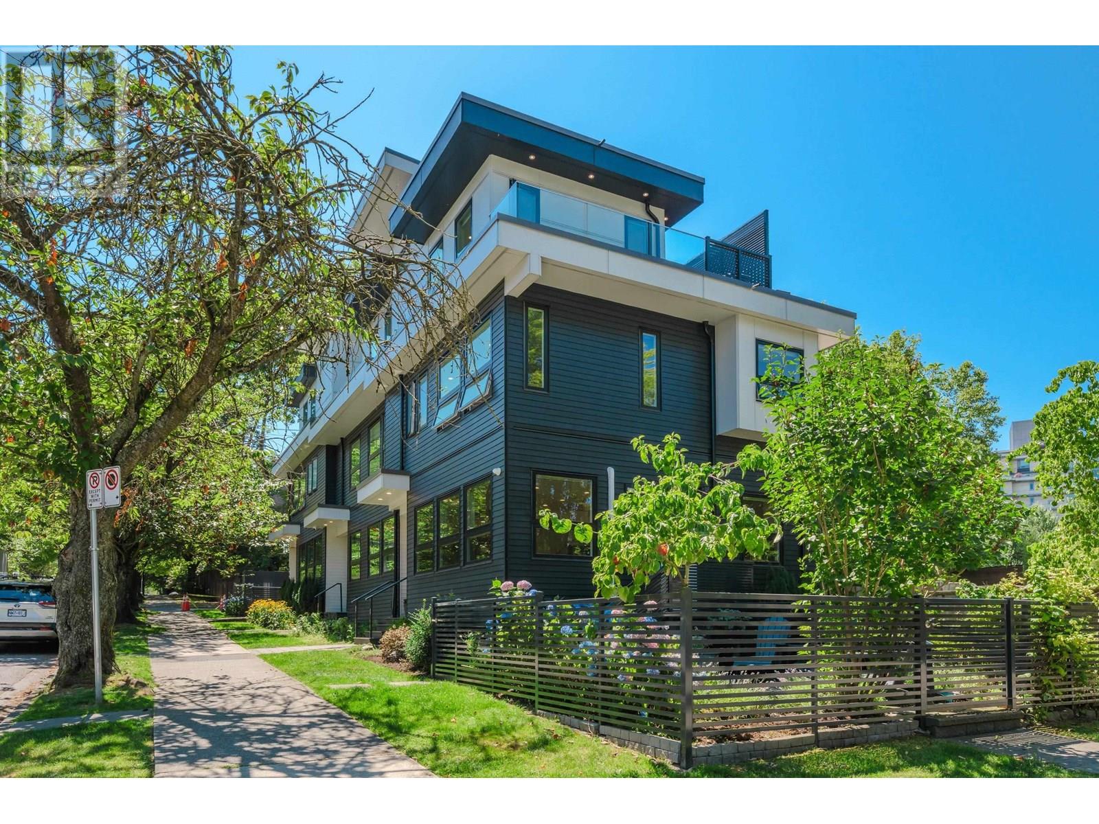 2625 Guelph St, Vancouver, BC V5T 4J8