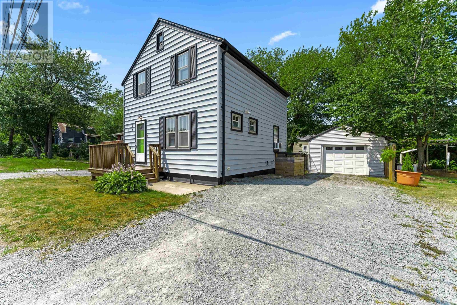 45 School Ave, Halifax, NS B3N 2E1