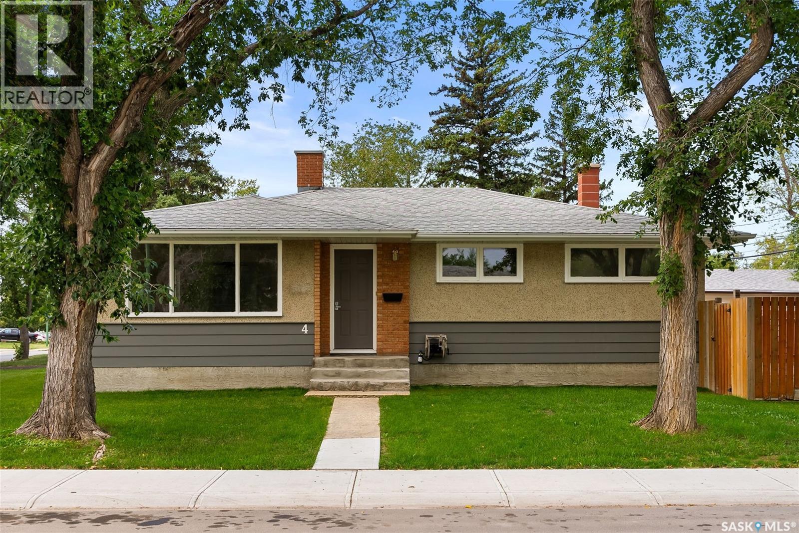 4 Burrows St, Regina, SK S4R 4S2