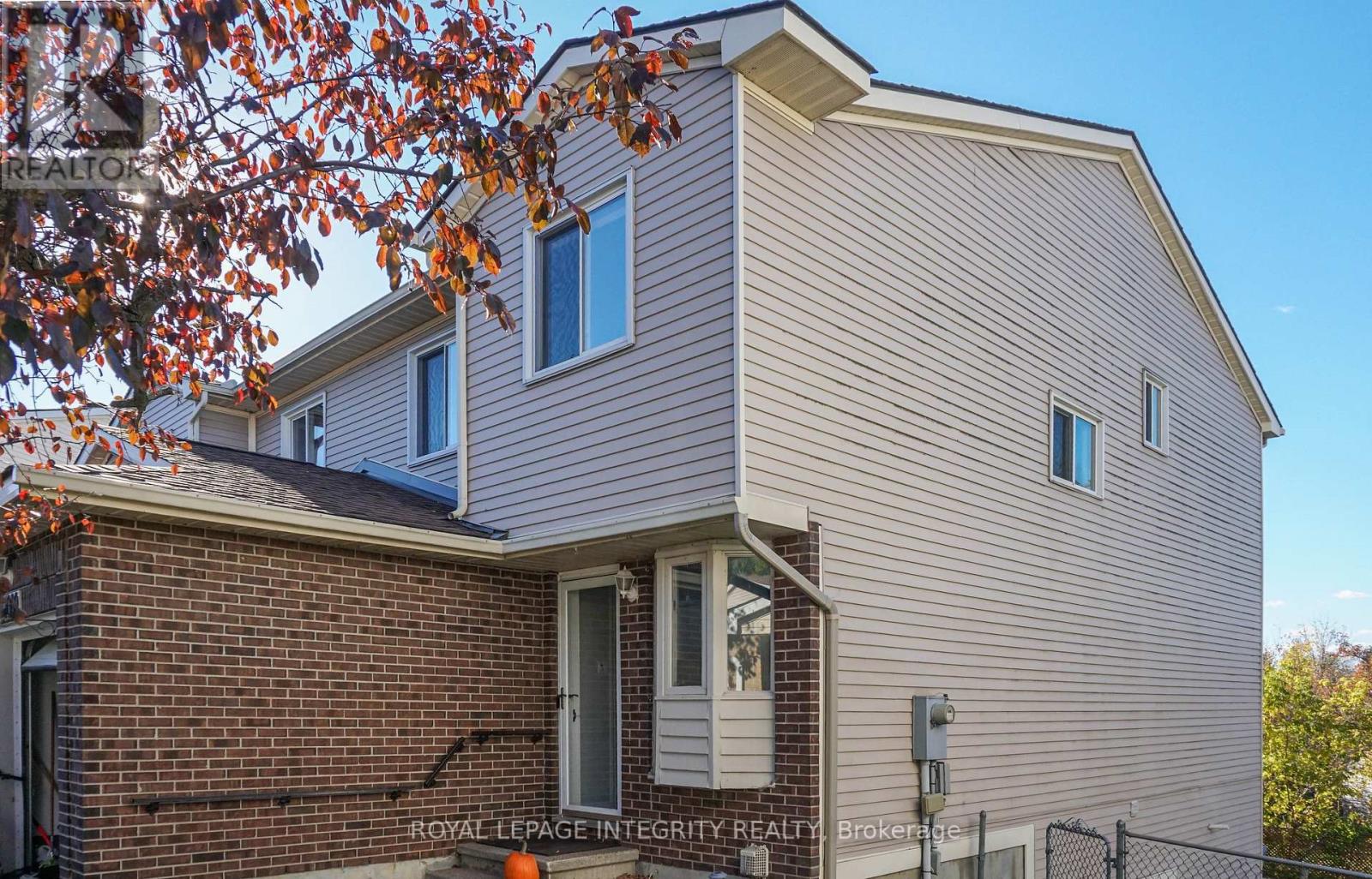 1080 Des Ormes Pl, Ottawa, ON K1C 5L7