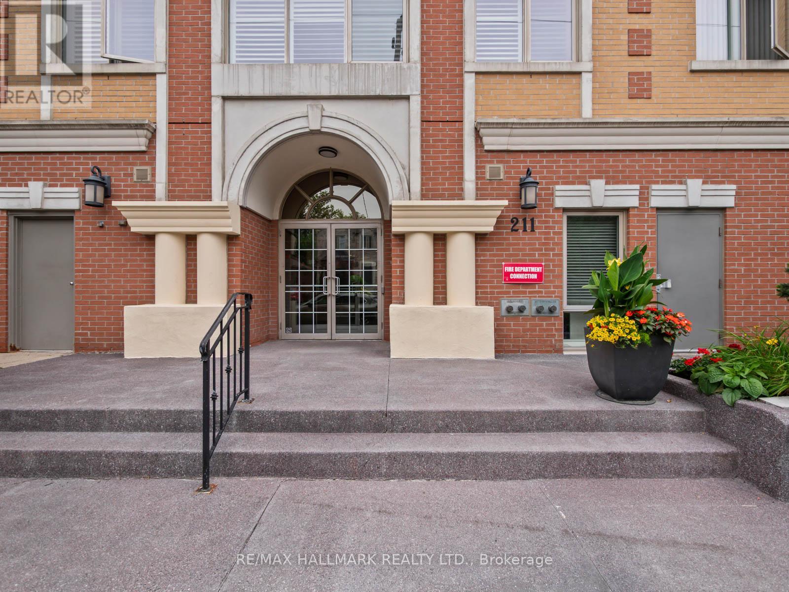 413 211 Randolph Rd, Toronto, ON M4G 4H1