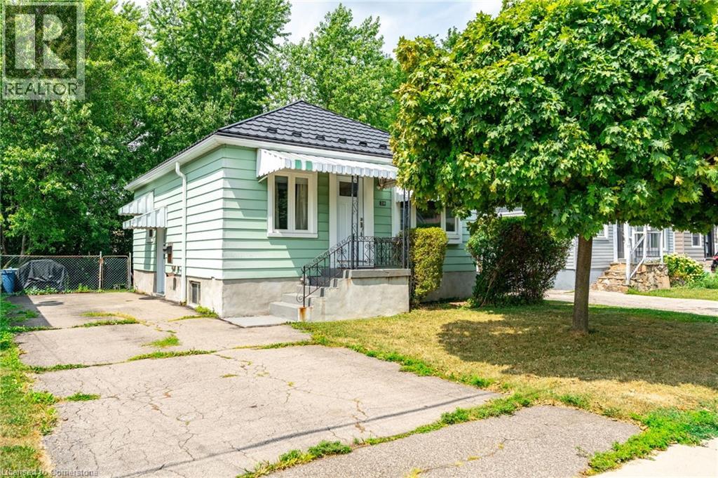 218 E 27th St, Hamilton, ON L8V 3G4