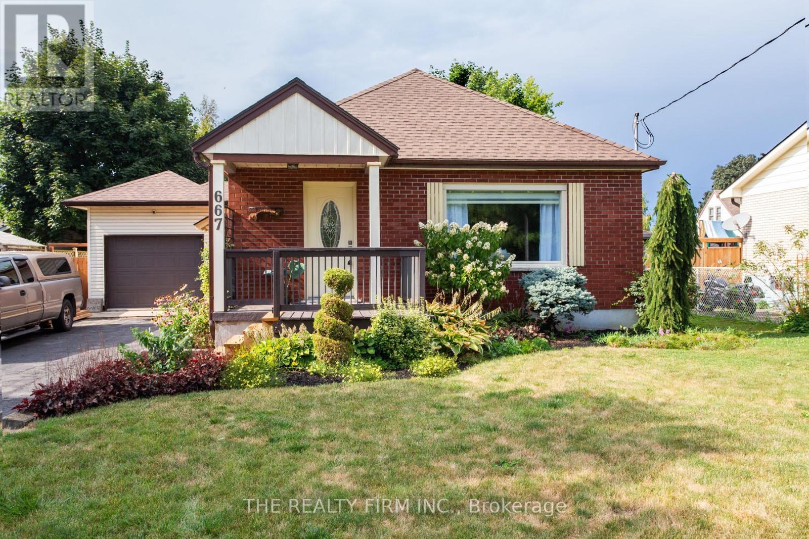 667 Devonshire Ave, Woodstock, ON N4S 5P9