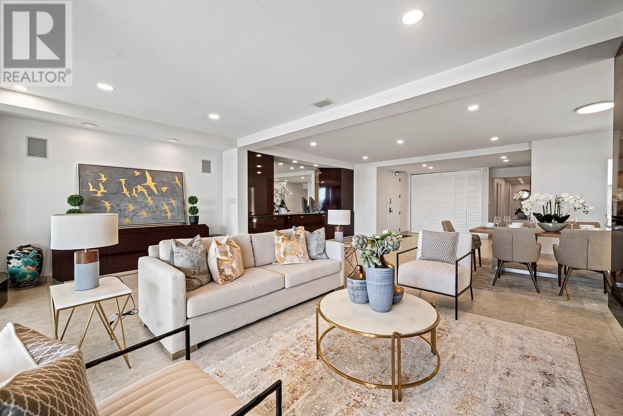 2015 Beach Avenue Unit 401, Vancouver, BC V6G 1Z3