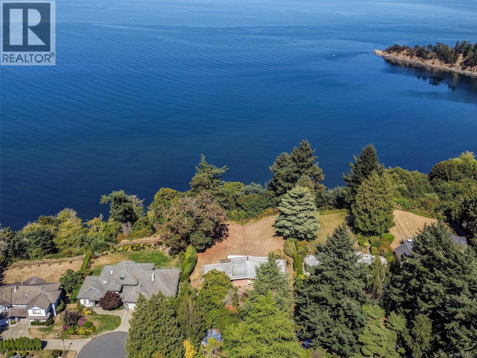 4598 Torquay Dr, Saanich, BC V8N 3L7