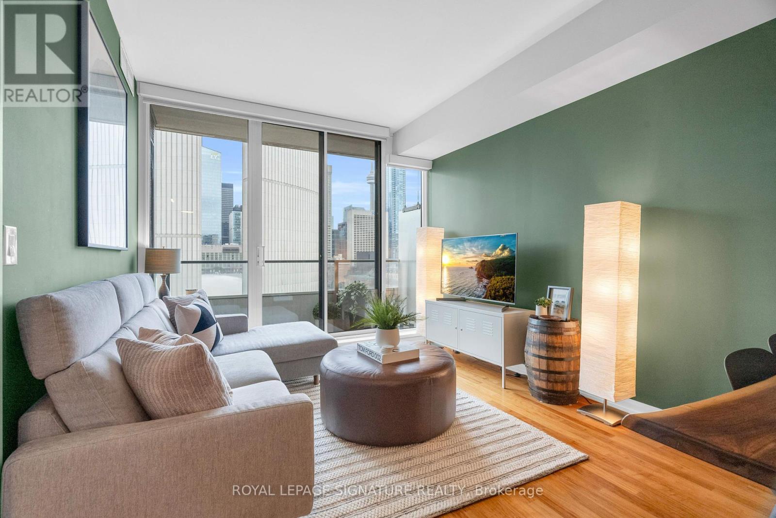 1208 111 Elizabeth St, Toronto, ON M5G 1P7