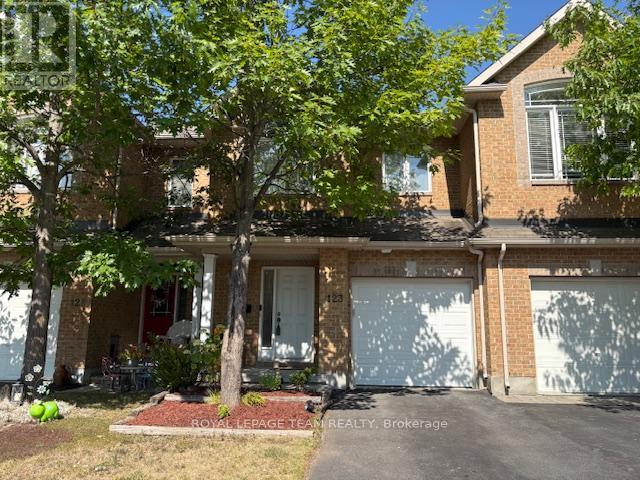 123 Talltree Cres, Ottawa, ON K2S 0B1