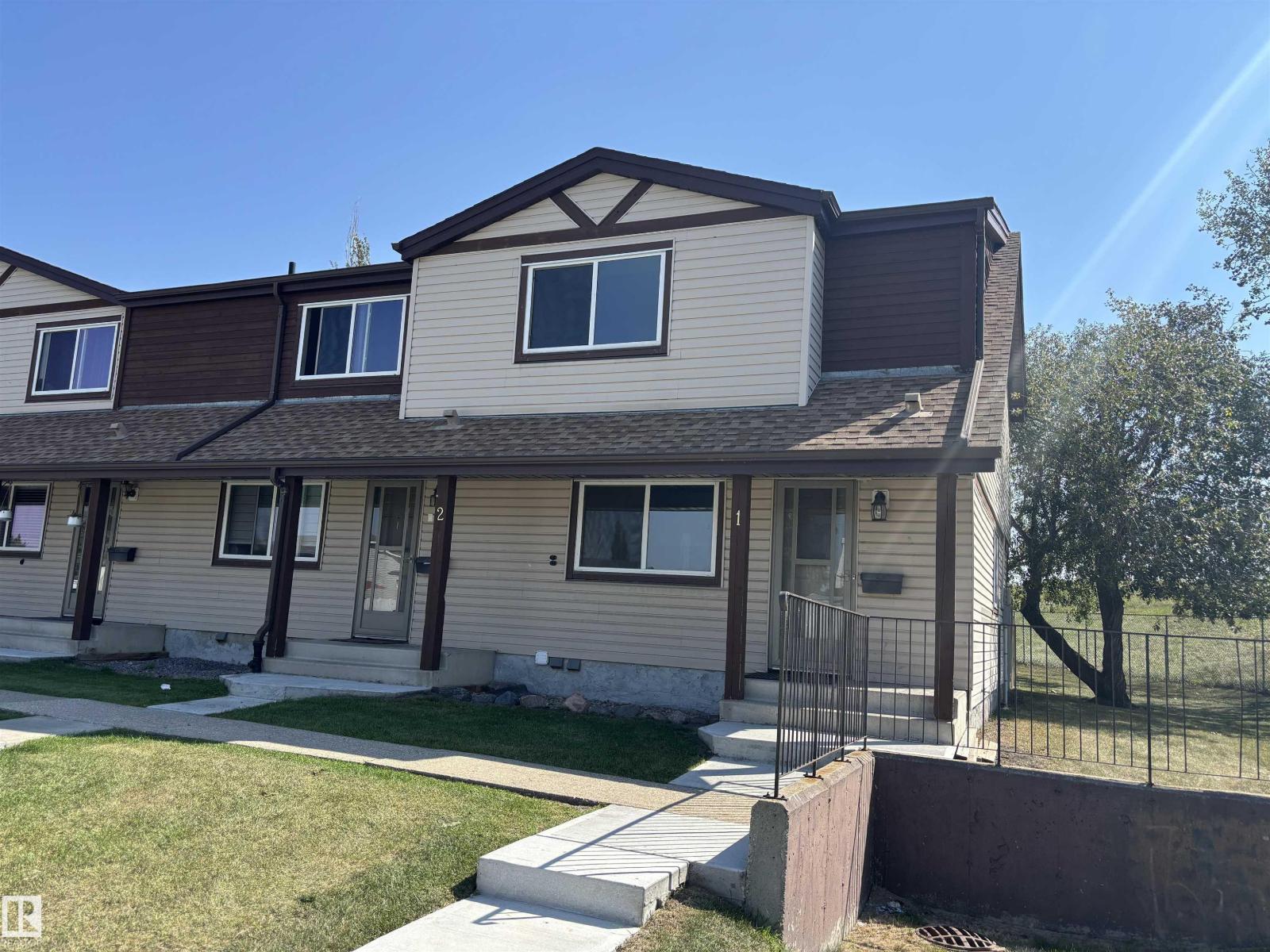 13833 30 Street Northwest #unit 1, Edmonton, AB T5Y 2B2