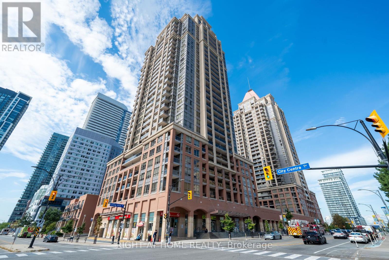 703 4080 Living Arts Dr, Mississauga, ON L5B 4N3