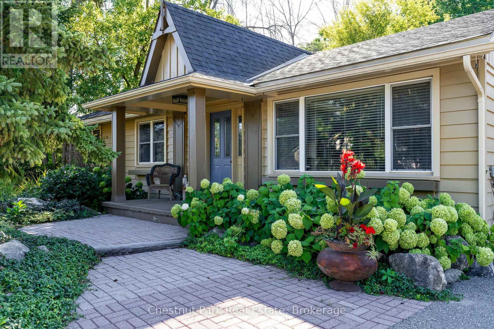 72 Campbell St, Collingwood, ON L9Y 2K8