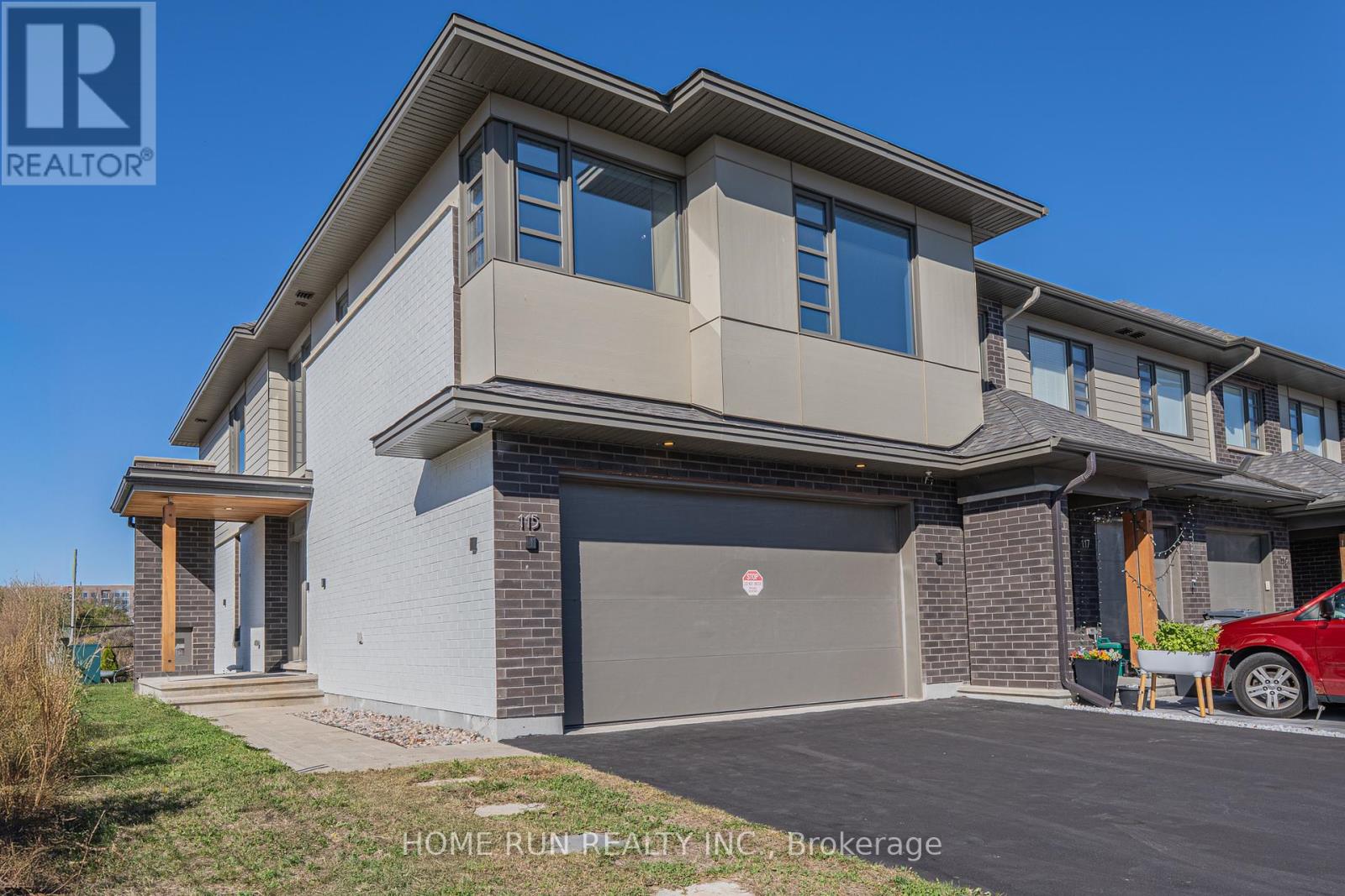 115 Longworth Ave, Ottawa, ON K1T 0S7