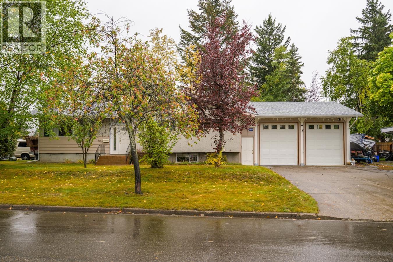 1214 Powell Ave, Prince George, BC V2M 4C8