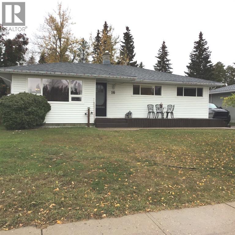 16 Mcleod Dr, Whitecourt, AB T7S 1H4