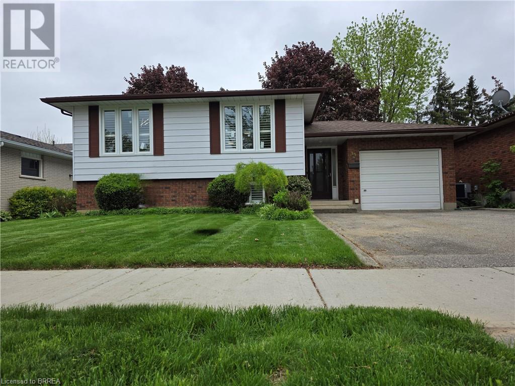 39 Wildflower Ln, Brantford, ON N3R 6B3