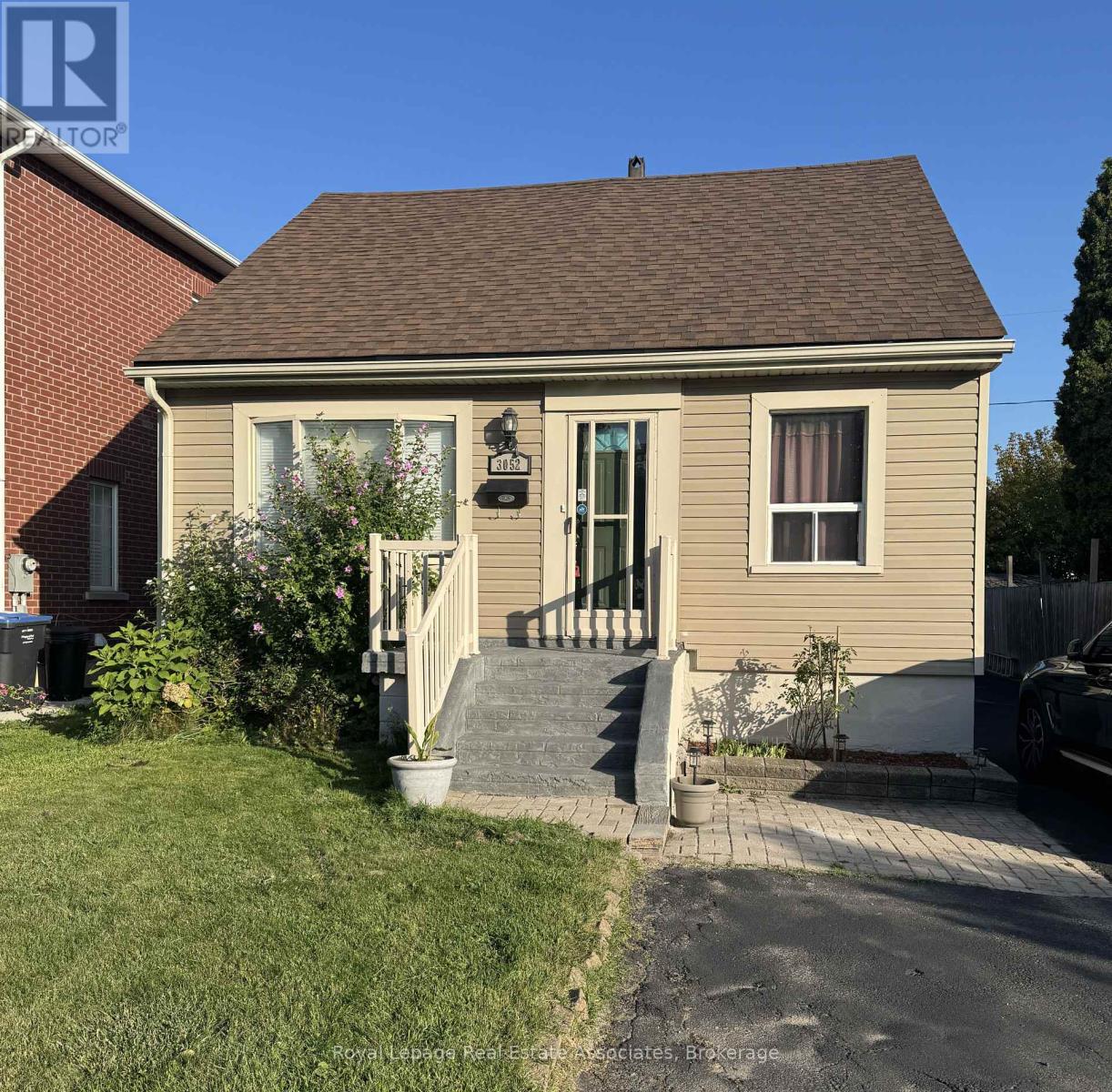 3052 Mcnaughton Ave, Mississauga, ON L4T 1R7