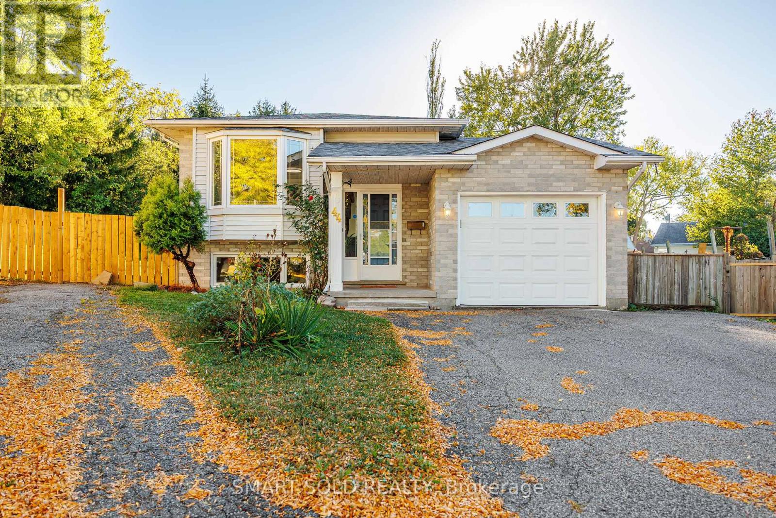 44 Hemlock St, St. Catharines, ON L2T 4B7