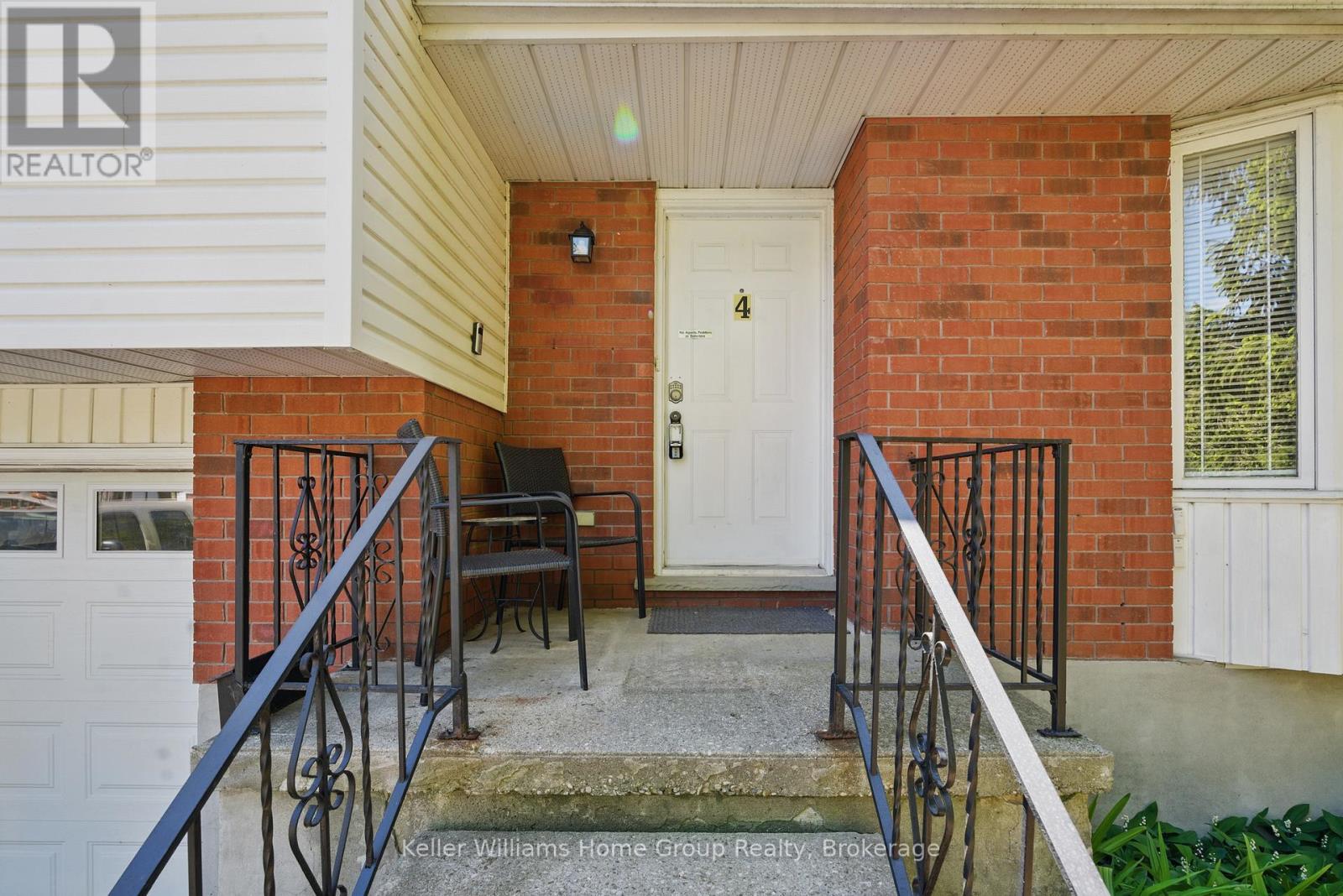 4 Market St, Kitchener, ON N2K 1H2