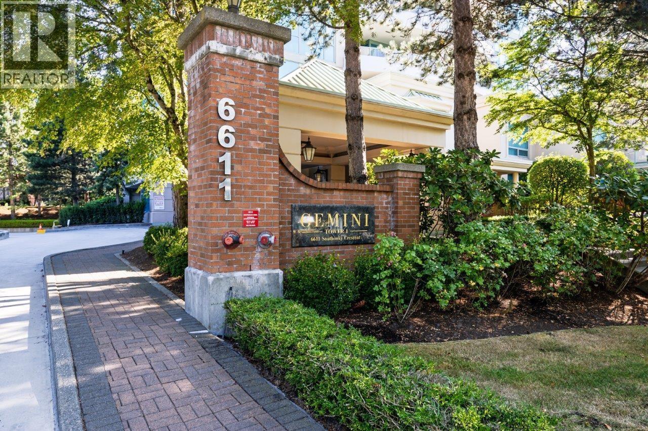 6611 Southoaks Crescent Unit 806, Burnaby, BC V5E 4L5