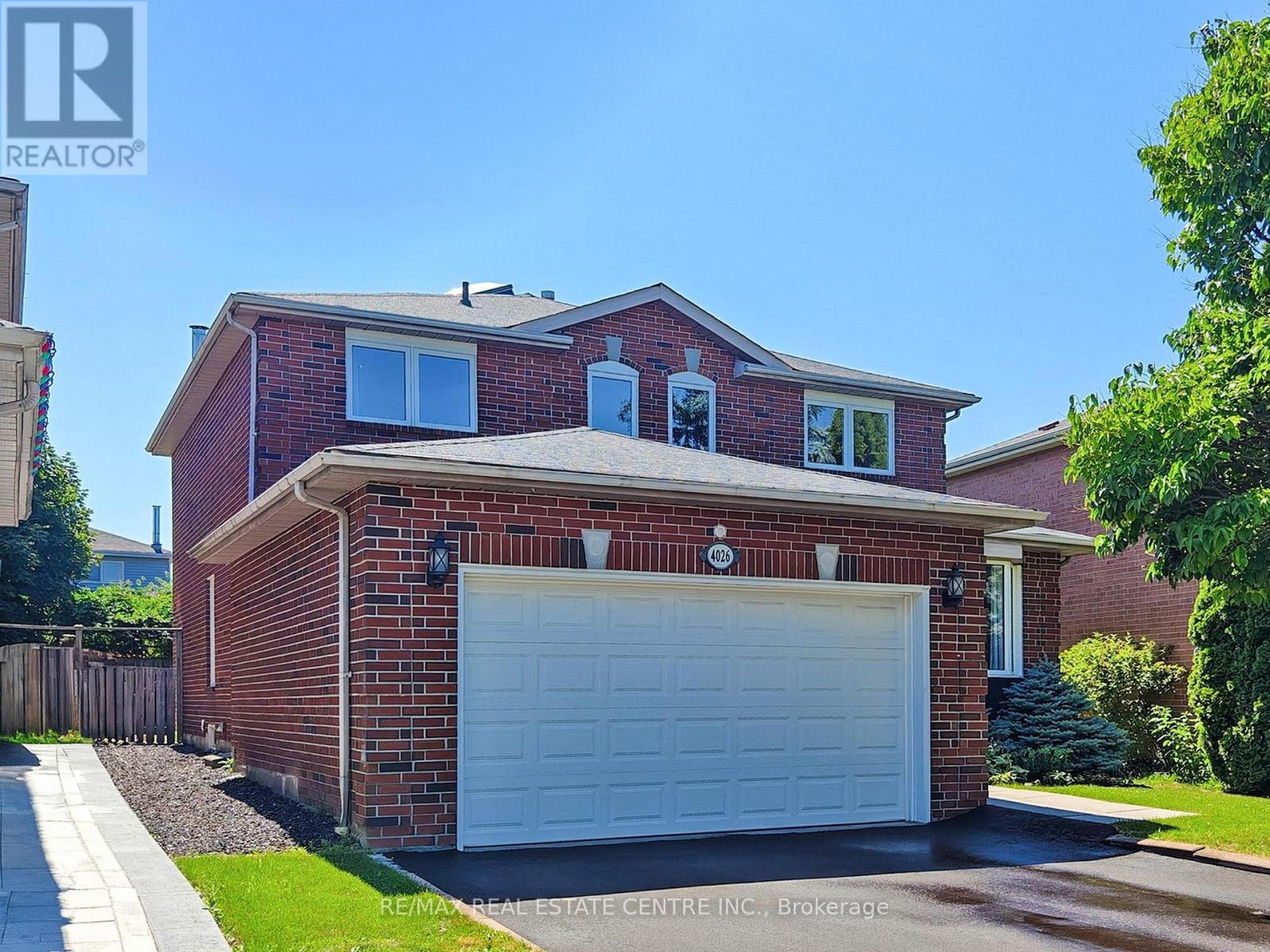 4026 Renfrew Cres, Mississauga, ON L5L 4J2
