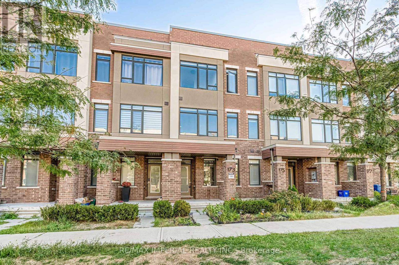173 Salterton Cir, Vaughan, ON L6A 4Z1
