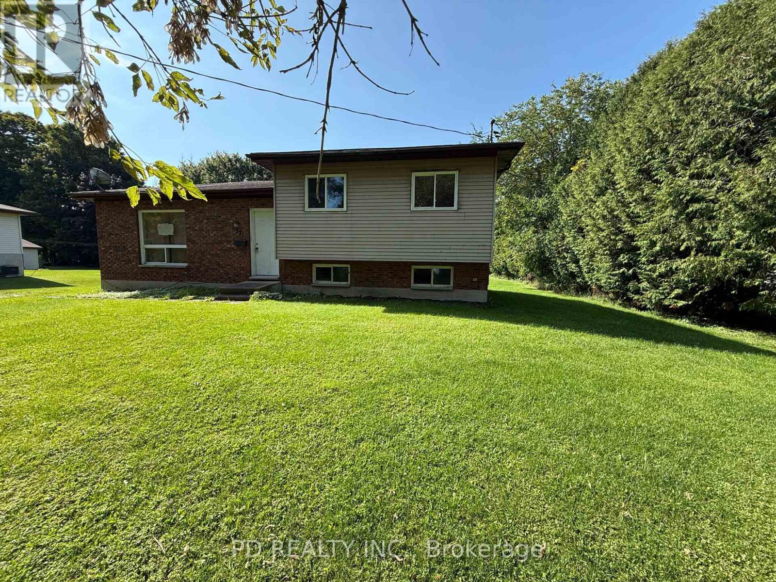 371 First St, Georgian Bluffs, ON N0H 2K0
